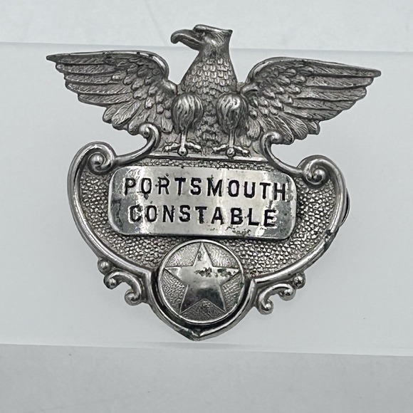 Vintage‎ Obsolete Portsmouth Constable Police Badge Eagle Top Shield Screw-Back
